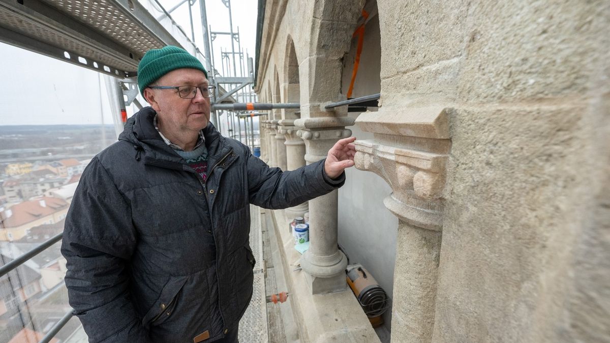 Práce na obnově zvonice u chrámu svatého Bartoloměje v Kolíně jsou téměř u konce